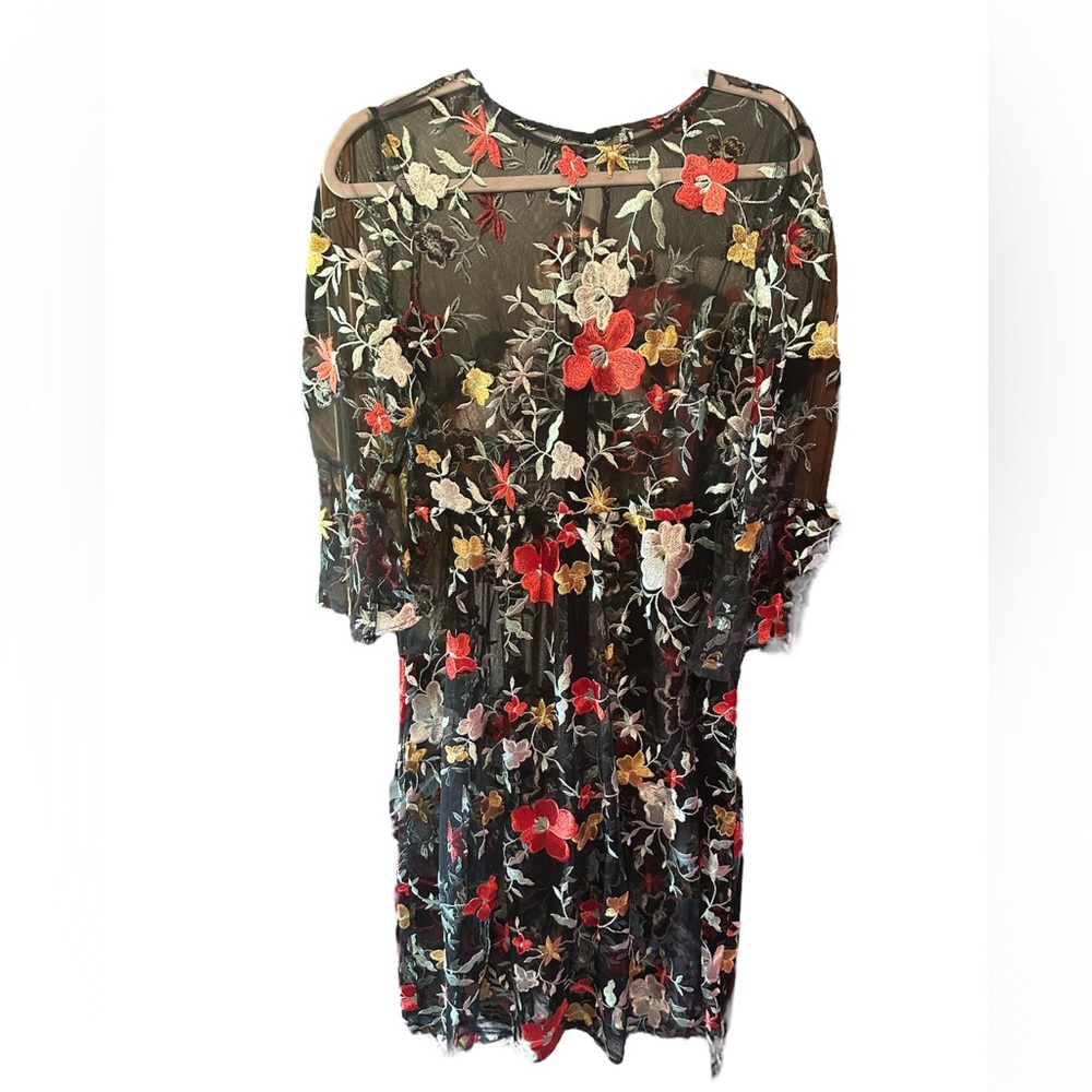 Sheer dress cover in embroidery flowers sewn print